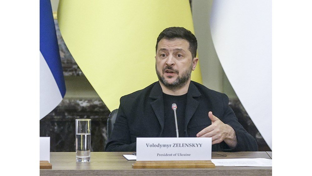 Ζελένσκι: Το εδαφικό ζήτημα θα πρέπει να συζητηθεί σε επίπεδο ηγετών Ζελένσκι:-Το-εδαφικό-ζήτημα-θα-πρέπει-να-συζητηθεί-σε-επίπεδο-ηγετών
