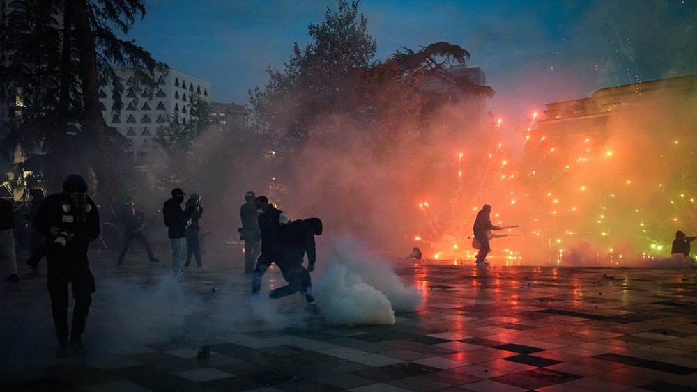 Αλβανία: Τεταμένη η κατάσταση στα Τίρανα – Επιμένει στον διάλογο ο Ράμα – Νέες διαδηλώσεις φοιτητών το μεσημέρι Αλβανία:-Τεταμένη-η-κατάσταση-στα-Τίρανα-–-Επιμένει-στον-διάλογο-ο-Ράμα-–-Νέες-διαδηλώσεις-φοιτητών-το-μεσημέρι
