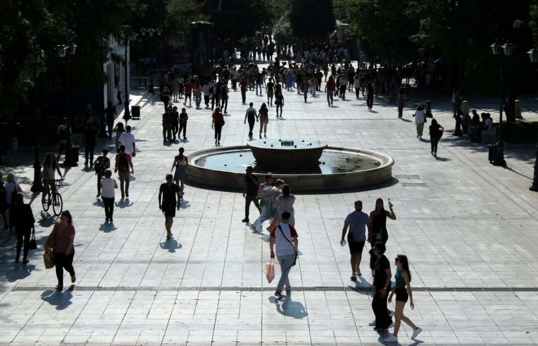 Αυξημένο κατά 3,7% το διαθέσιμο εισόδημα το 2025 – Οι καταναλωτικές δαπάνες «τρώνε» τις αποταμιεύσεις Αυξημένο-κατά-3,7%-το-διαθέσιμο-εισόδημα-το-2025-–-Οι-καταναλωτικές-δαπάνες-«τρώνε»-τις-αποταμιεύσεις