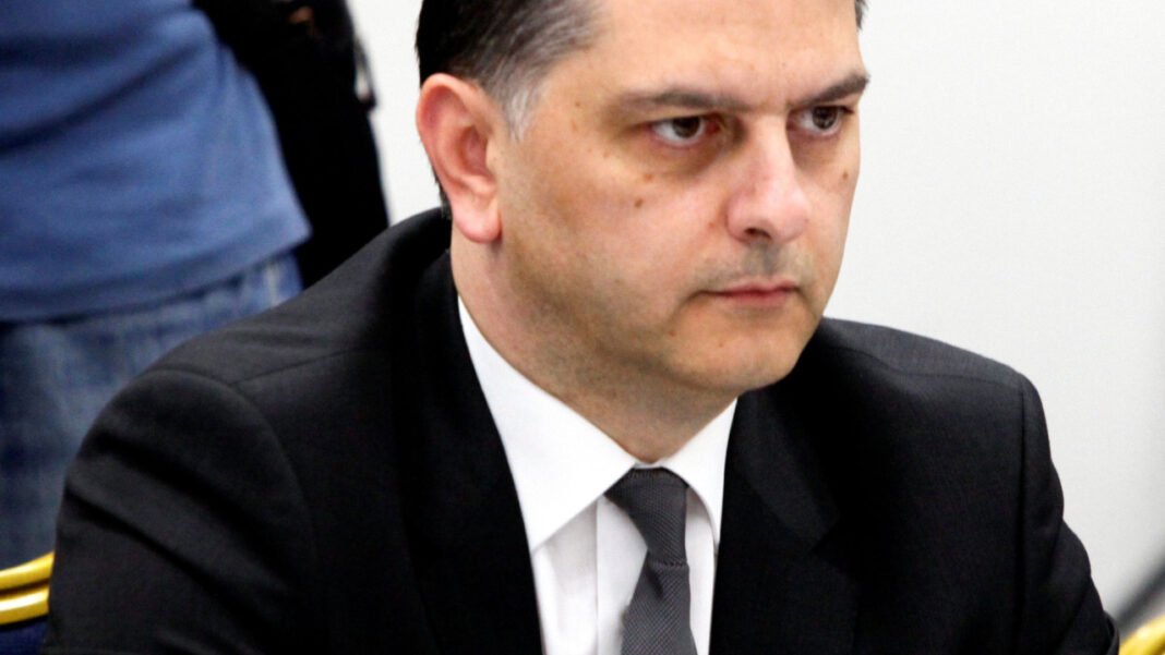 Αποχωρεί προσωρινά από τα καθήκοντά του ο Μιχάλης Μπεκίρης Αποχωρεί-προσωρινά-από-τα-καθήκοντά-του-ο-Μιχάλης-Μπεκίρης