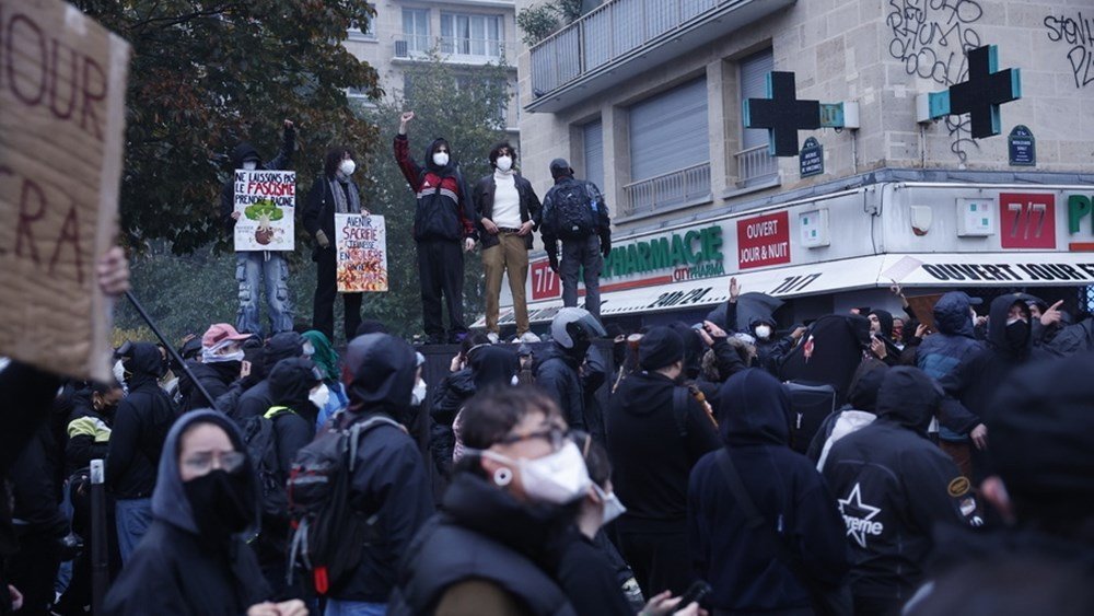 Γαλλία: Η κυβέρνηση εξέτασε αποκλεισμό σε social media και στο διαδίκτυο σε κινητά τηλέφωνα για τις διαδηλώσεις του Σαββάτου Γαλλία:-Η-κυβέρνηση-εξέτασε-αποκλεισμό-σε-social-media-και-στο-διαδίκτυο-σε-κινητά-τηλέφωνα-για-τις-διαδηλώσεις-του-Σαββάτου