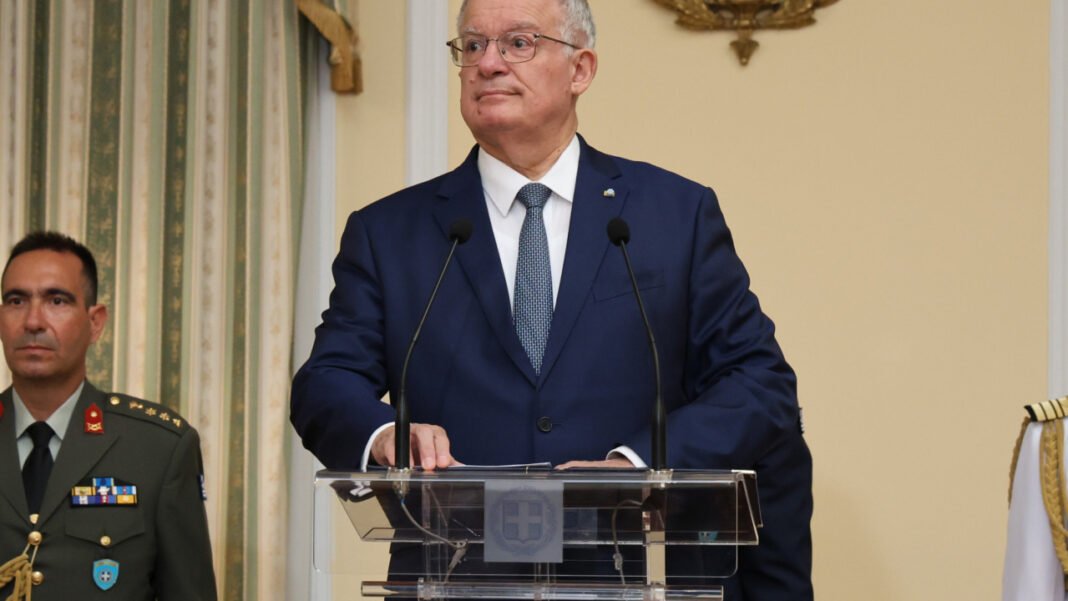 Συλλυπητήριο-μήνυμα-Τασούλα-στον-βασιλιά-της-Ισπανίας-για-τα-θύματα-του-σιδηροδρομικού-δυστυχήματος