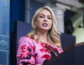 ΗΠΑ: Σχολιάστρια στο Fox News η πρώην εκπρόσωπος Τύπου του Τραμπ, Κάρολαϊν Λέβιτ